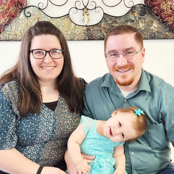 Meet your Posher, Amanda - Picture 2 of 4